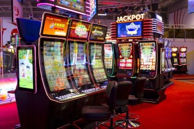 pubtogel slot weekly cashback dashboard showing tier levels and Mahjong Ways activity contribution